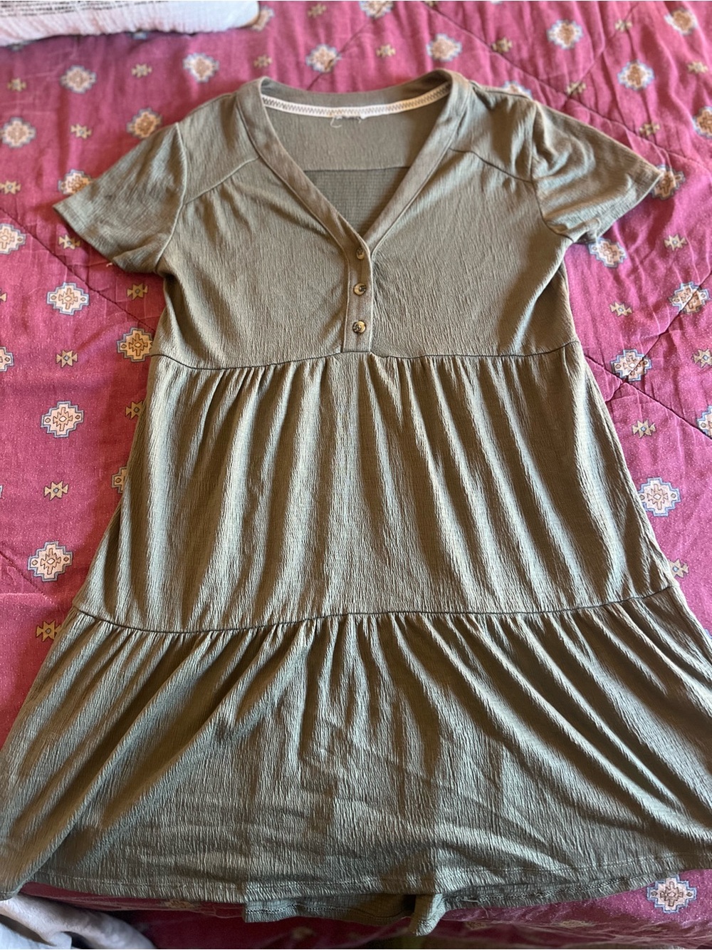 Olive Green Tiered V‑Neck Button Front Dress